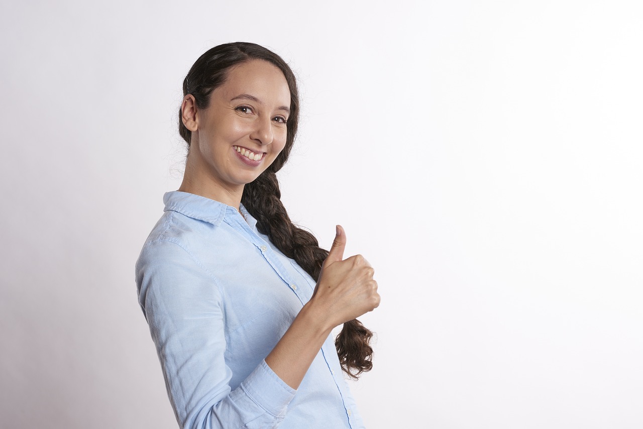 女演员与妓女的交错人生，历史与现代的复杂纠葛探究