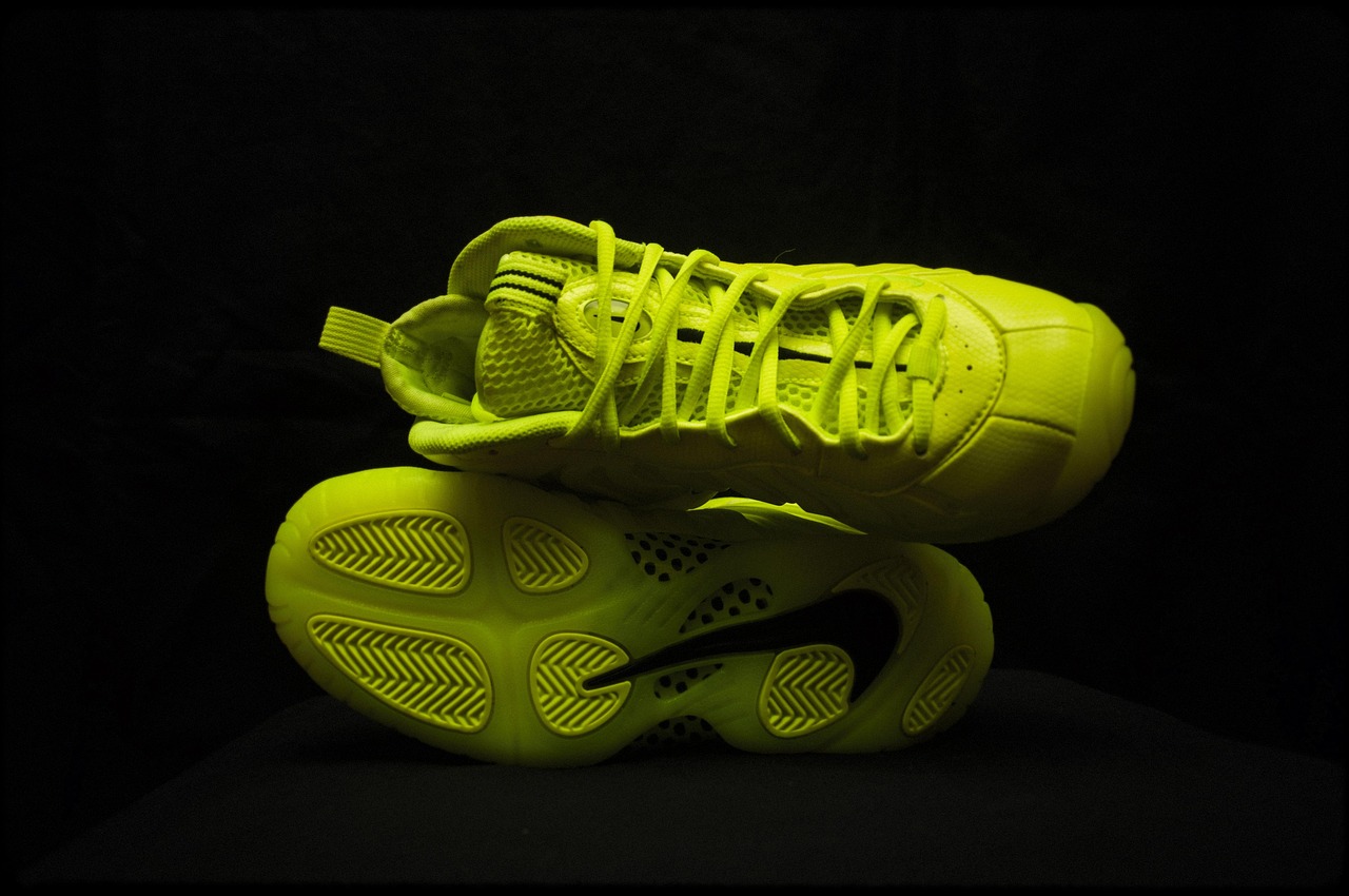 Nike最新运动鞋款，时尚与性能的完美融合