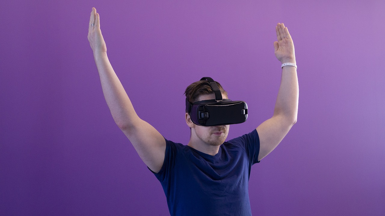 最新VR动态，引领虚拟现实技术的突破发展