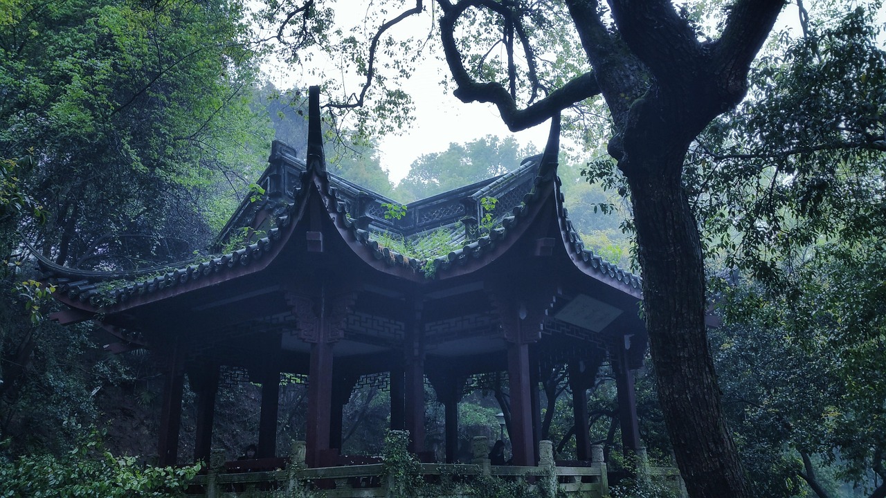 杭州灵隐寺古刹新颜，禅意盎然之最新风景照