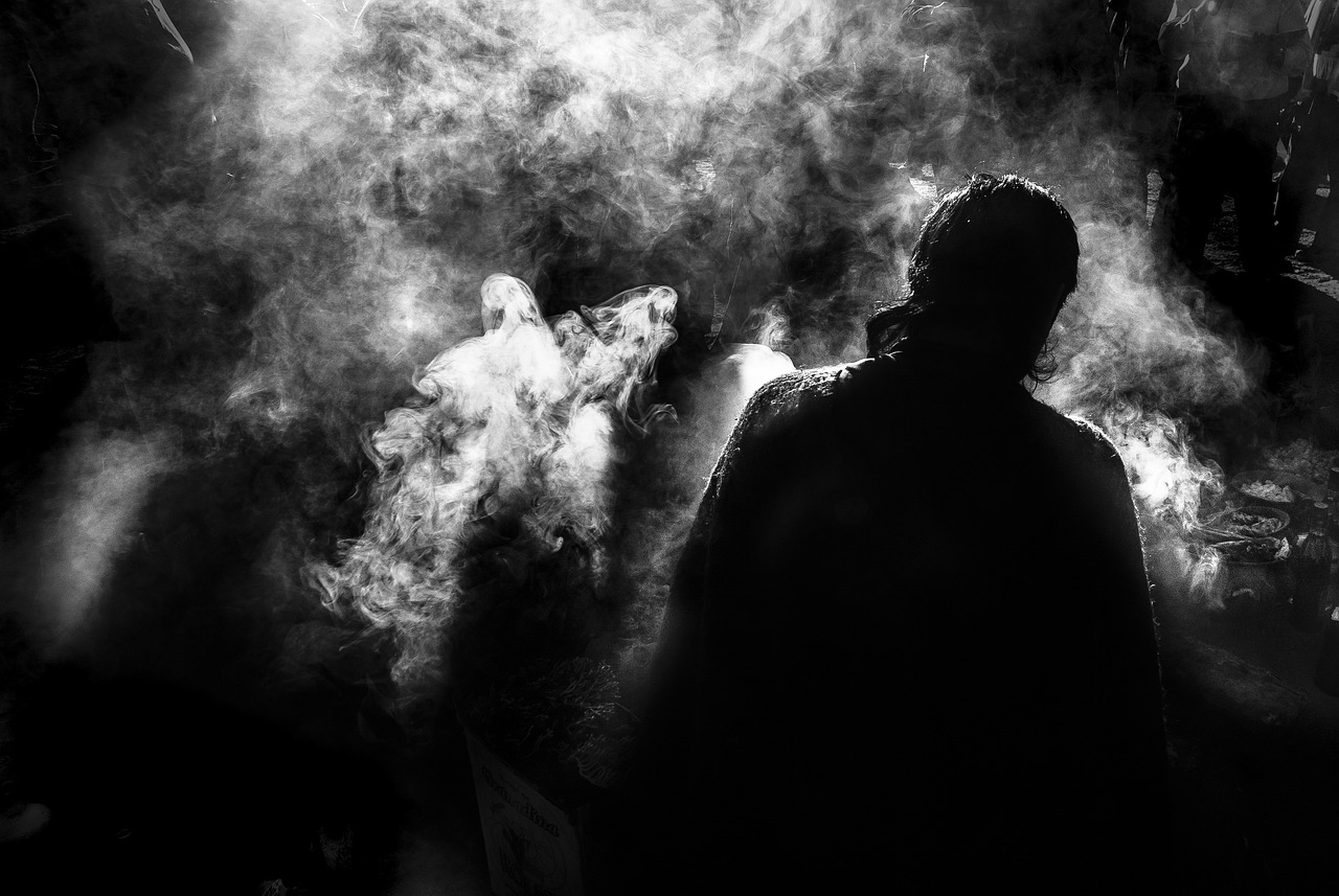 耀上市，企业崛起的背后故事揭秘